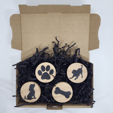 Lade das Bild in den Galerie-Viewer, Hunde Wandhaken / Hundegarderobe / Leinenhalter aus massivem Eichenholz