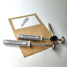 Lade das Bild in den Galerie-Viewer, Garderobenleiste aus massivem Eichenholz - Märchen