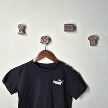 Lade das Bild in den Galerie-Viewer, Wandhaken "Fußball" aus Walnussholz