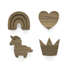 Lade das Bild in den Galerie-Viewer, Möbelgriffe "Märchen" aus Walnussholz