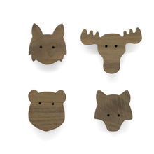 Lade das Bild in den Galerie-Viewer, Möbelgriffe "Skandinavische Tiere" aus Walnussholz
