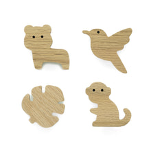 Lade das Bild in den Galerie-Viewer, Handgemachte Möbelgriffe ,,Dschungel Tiere" aus Eichenholz
