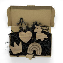 Lade das Bild in den Galerie-Viewer, Möbelgriffe "Märchen" aus Walnussholz