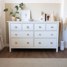 Lade das Bild in den Galerie-Viewer, Möbelgriffe "Sonne, Mond und Sterne" aus Eichenholz