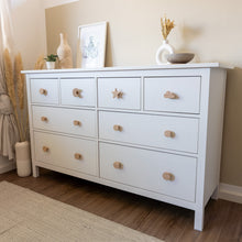 Lade das Bild in den Galerie-Viewer, Möbelgriffe "Sonne, Mond und Sterne" aus Eichenholz