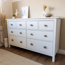 Lade das Bild in den Galerie-Viewer, Möbelgriffe "Rund" aus Walnussholz