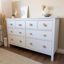 Lade das Bild in den Galerie-Viewer, Möbelgriffe "Märchen" aus Eichenholz