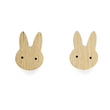 Lade das Bild in den Galerie-Viewer, Möbelgriffe "Heimische Tiere" aus Eichenholz