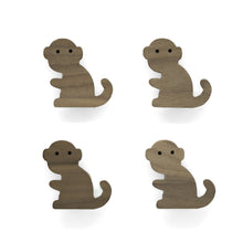 Lade das Bild in den Galerie-Viewer, Möbelgriffe "Dschungel Tiere" aus Walnussholz