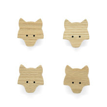 Lade das Bild in den Galerie-Viewer, Möbelgriffe "Skandinavische Tiere" aus Eichenholz