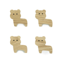 Lade das Bild in den Galerie-Viewer, Handgemachte Möbelgriffe ,,Dschungel Tiere" aus Eichenholz