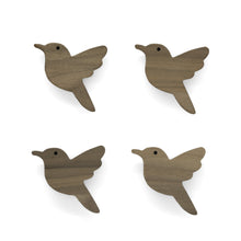 Lade das Bild in den Galerie-Viewer, Möbelgriffe "Dschungel Tiere" aus Walnussholz