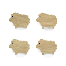 Lade das Bild in den Galerie-Viewer, Möbelgriffe "Bauernhoftiere" aus Eichenholz