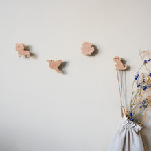 Lade das Bild in den Galerie-Viewer, Wandhaken "Dschungel" aus Eichenholz