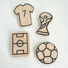Lade das Bild in den Galerie-Viewer, Möbelgriffe "Fußball" aus Eichenholz