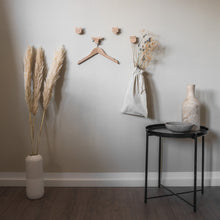 Lade das Bild in den Galerie-Viewer, Wandhaken "Nordische Tiere" aus Eichenholz