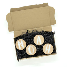 Lade das Bild in den Galerie-Viewer, Personalisierte Wandhaken aus Eiche, rund