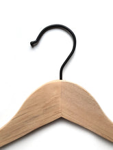 Lade das Bild in den Galerie-Viewer, Kleiderbügel für Kinderkleidung