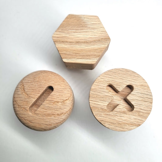 Wall Hooks 'Screws' Made of Oak Wood