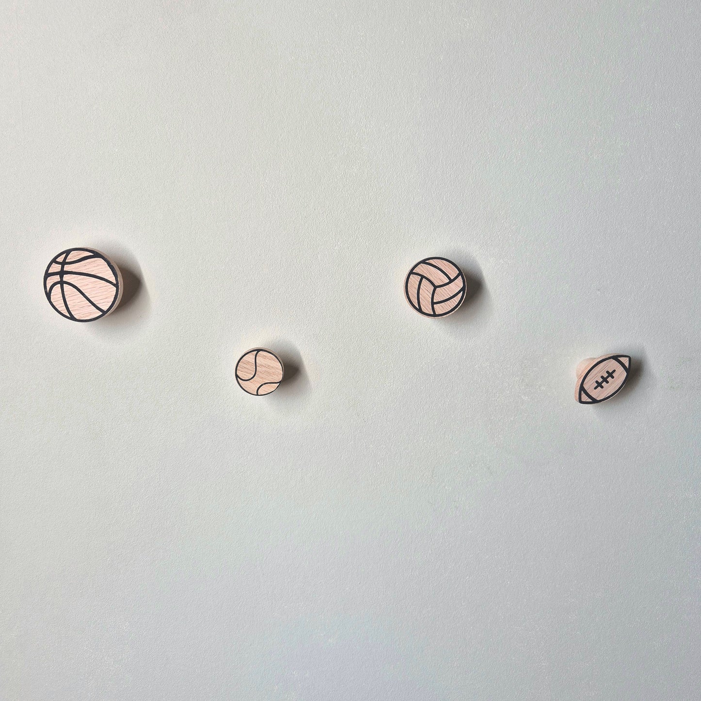 Wandhaken "Ballsport" aus Eichenholz
