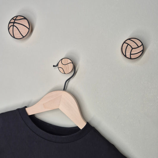 Wall hook "Ballsport" made of oak wood