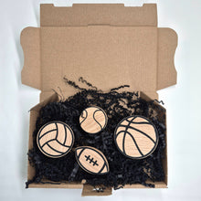 Lade das Bild in den Galerie-Viewer, Möbelgriffe "Ballsport" aus Eichenholz
