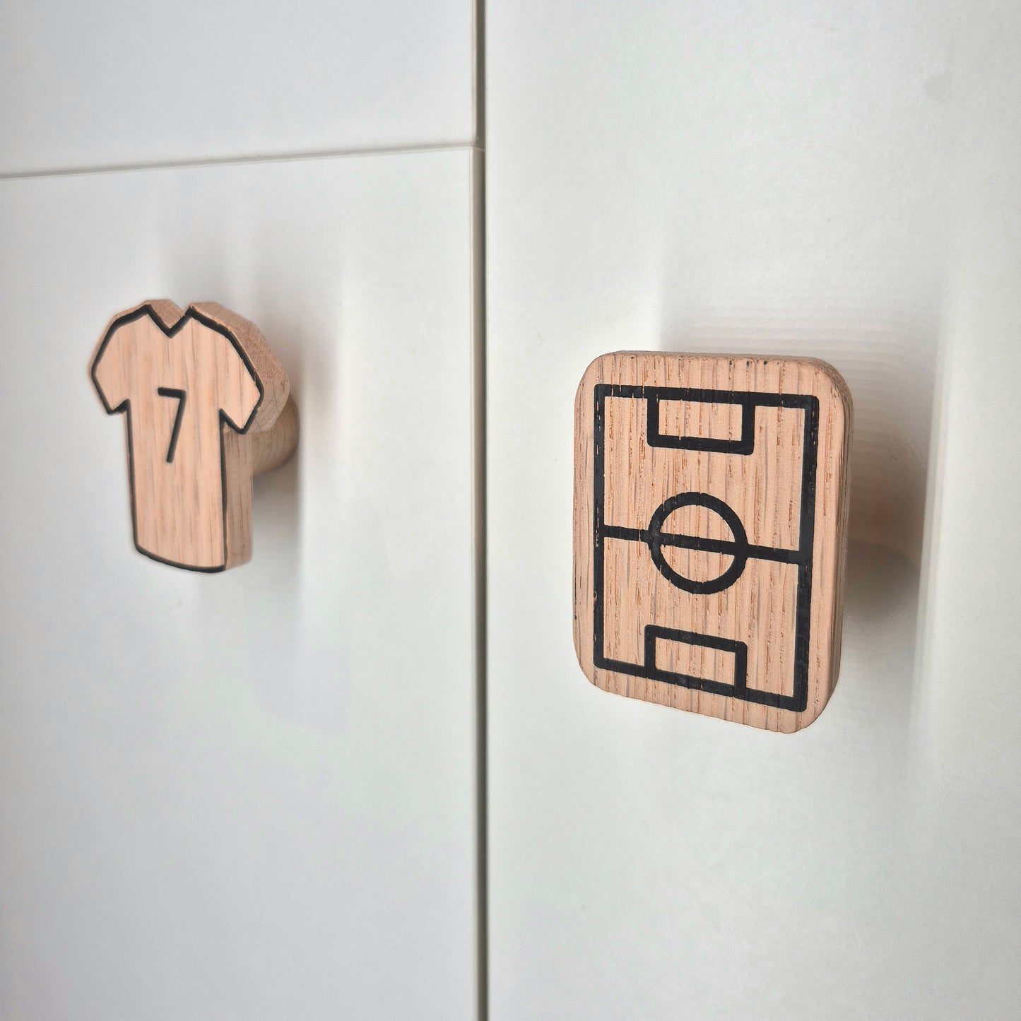 Möbelgriffe "Fußball" aus Eichenholz