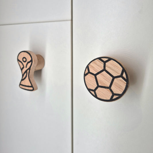 Möbelgriffe "Fußball" aus Eichenholz